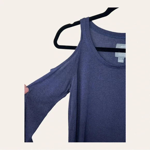 💋WOMEN’S AERIE COLD SHOULDER LONG SLEEVE TOP SIZE XSMALL NAVY BLUE IN COLOR‎ - Picture 2 of 8
